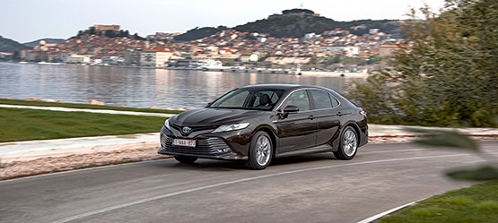 16_Toyota-introduceert-de-nieuwe-Camry-Hybrid-555_tcm-22-2182208.jpg